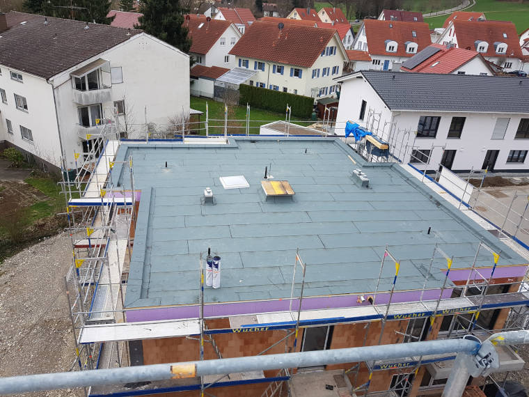 Erstellung eines klassischen Flachdachs durch die Firma Schneider Dach GmbH in Erkheim